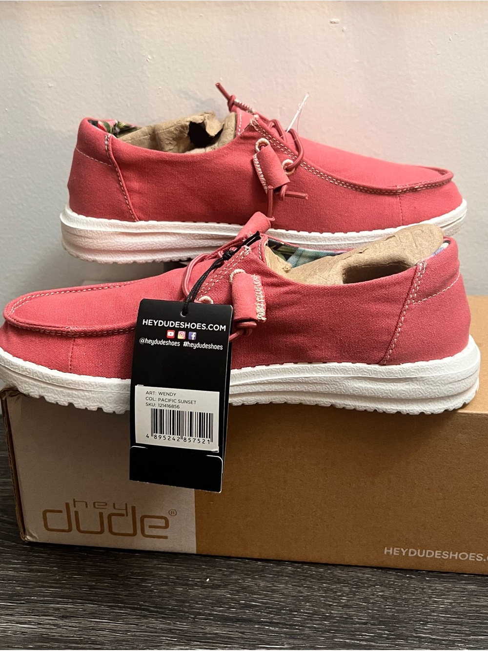 NWT Hey Dude Wendy Slip-On Shoes in Pacific sunset